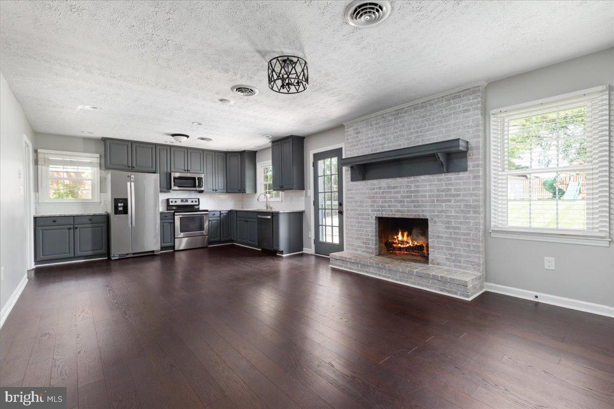 110 OAK RIDGE DRIVE