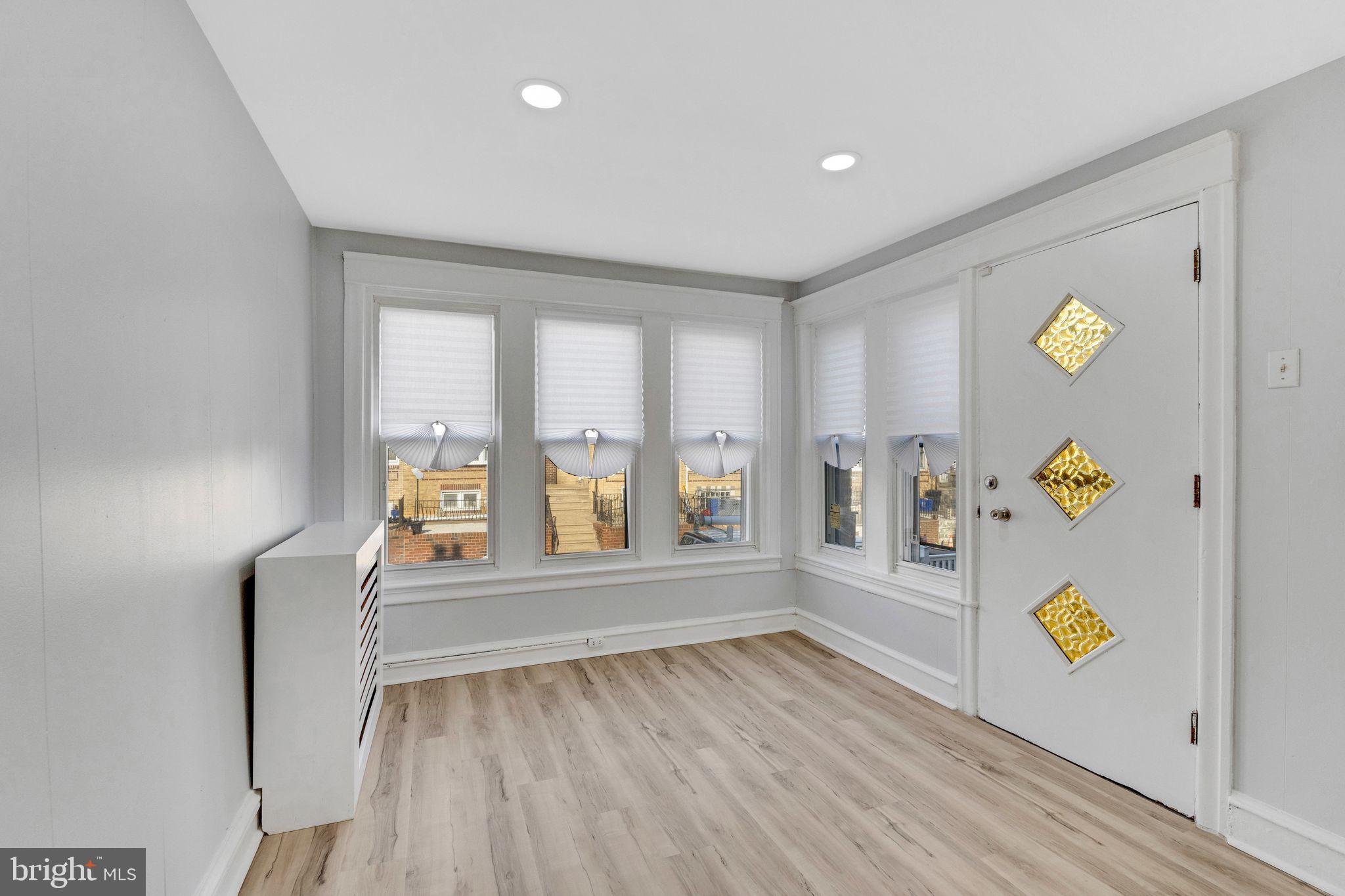 MAYFAIR - Residential Lease