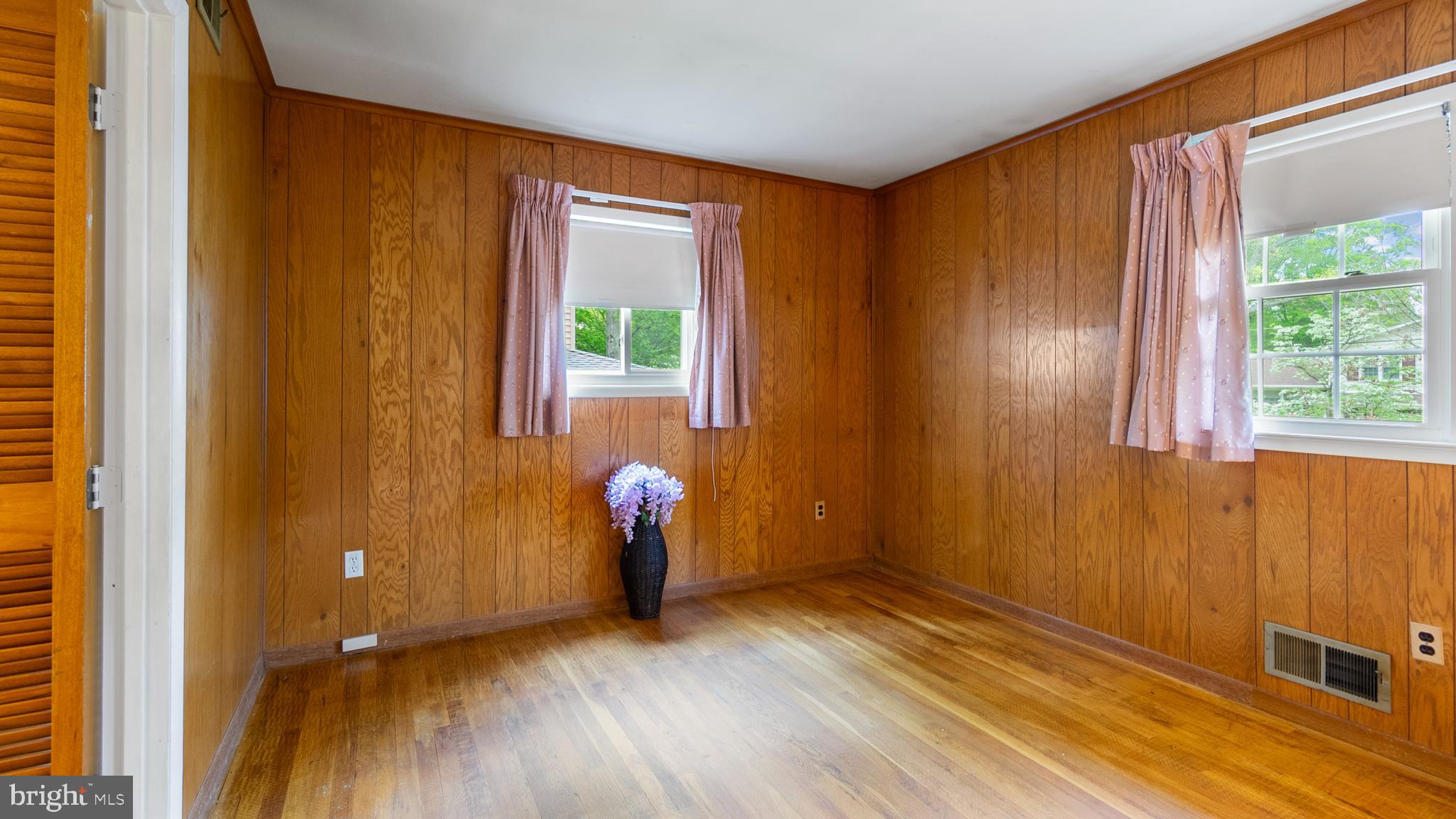 ROCK CREEK MANOR - Residential