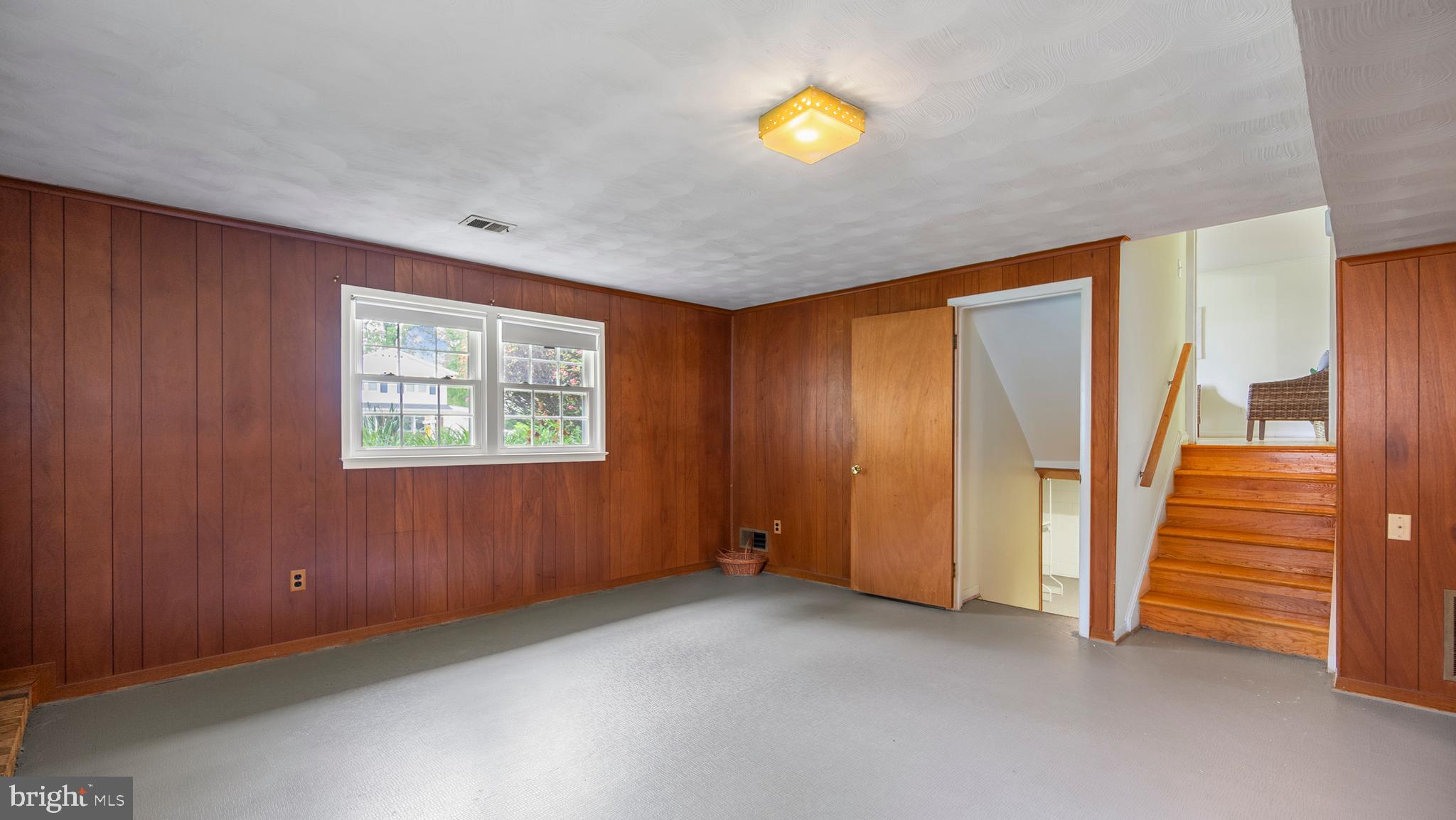 ROCK CREEK MANOR - Residential