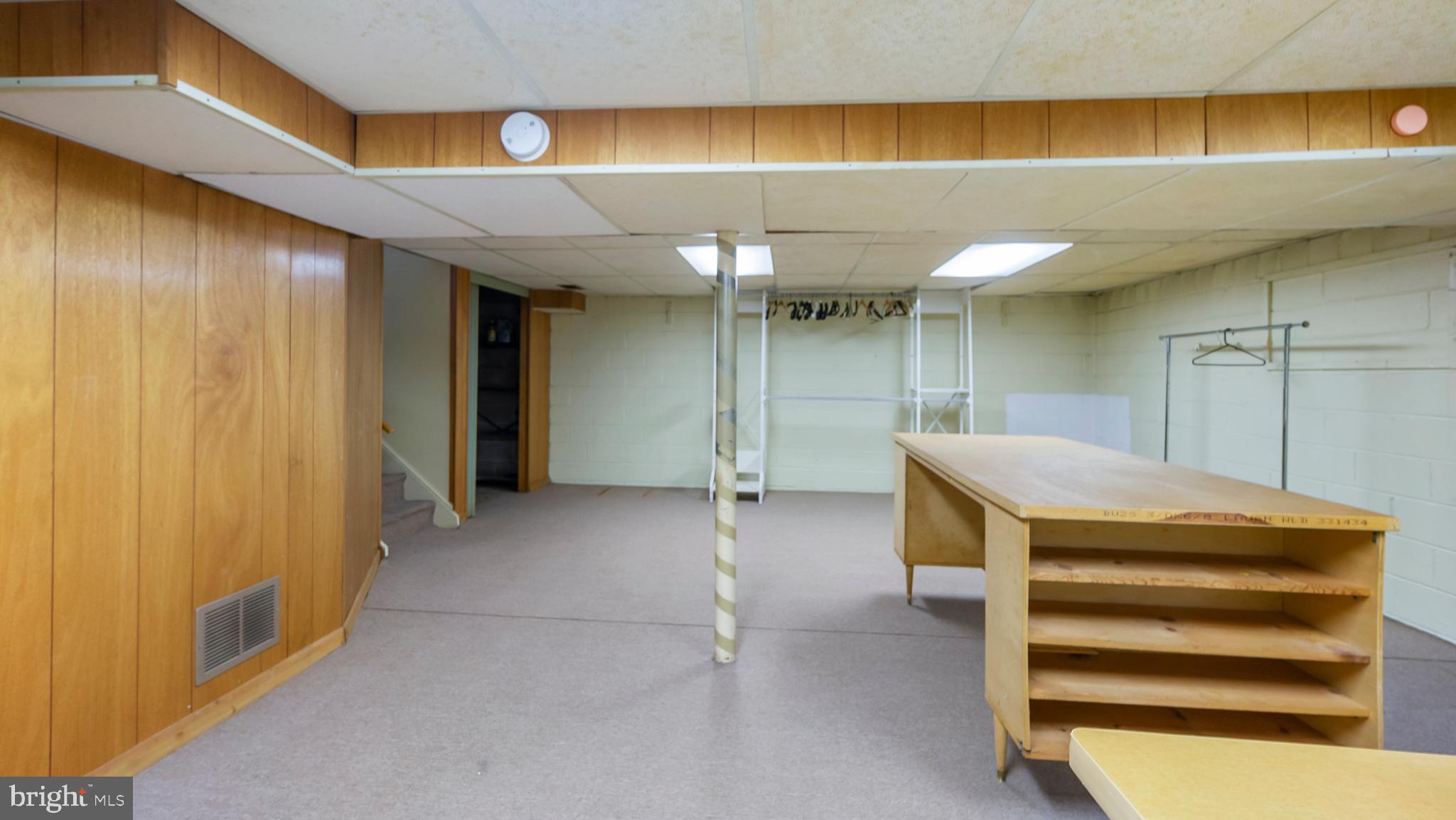 ROCK CREEK MANOR - Residential