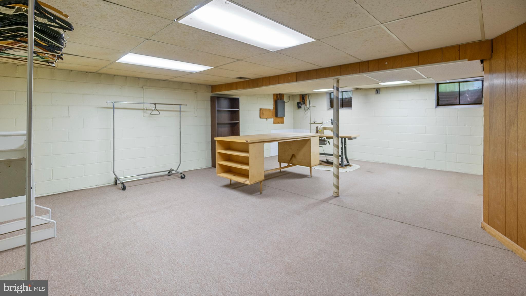 ROCK CREEK MANOR - Residential