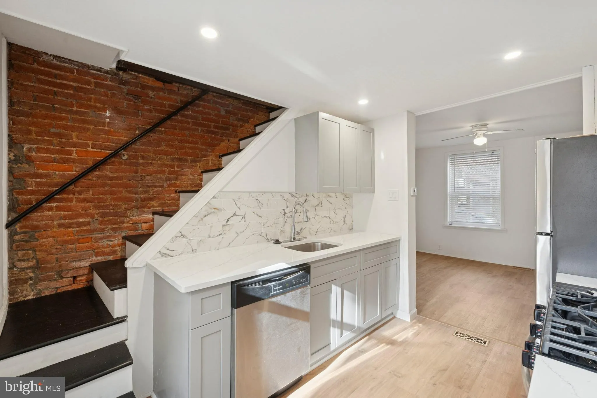 Philadelphia, Pennsylvania 19147, United States, 2 Bedrooms Bedrooms, ,1 BathroomBathrooms,Residential,Active,255251