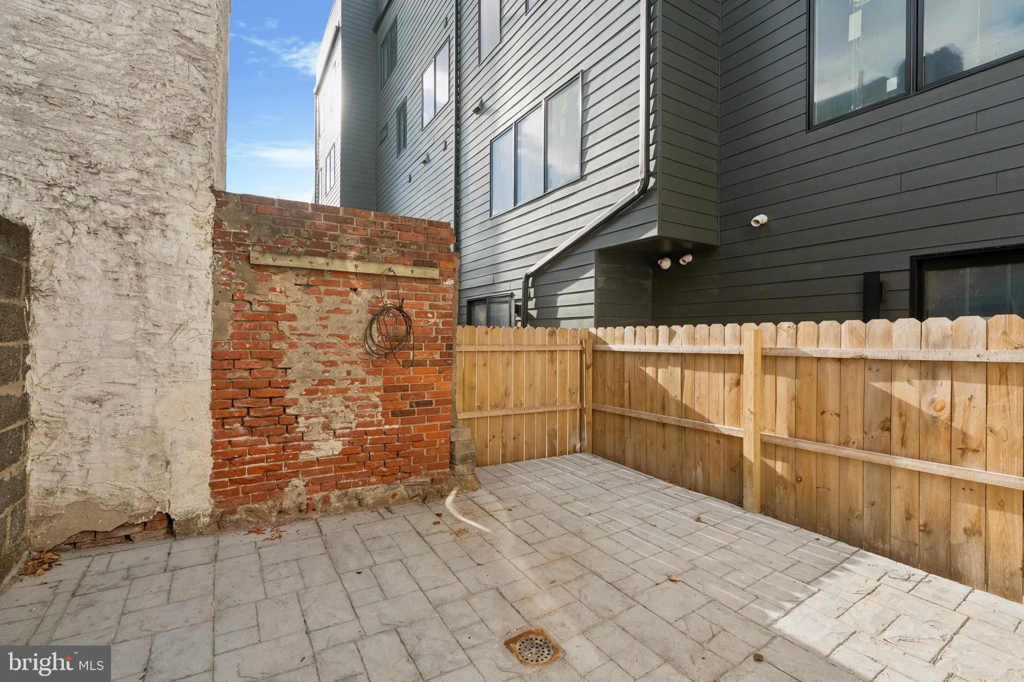 Philadelphia, Pennsylvania 19147, United States, 2 Bedrooms Bedrooms, ,1 BathroomBathrooms,Residential,Active,255251