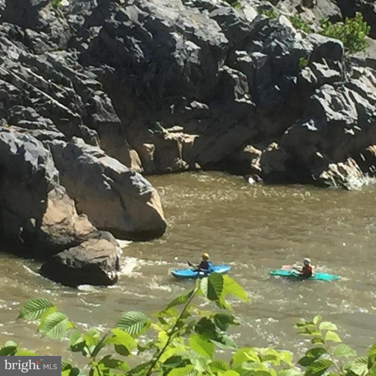 WOLF TRAP WOODS - Residential