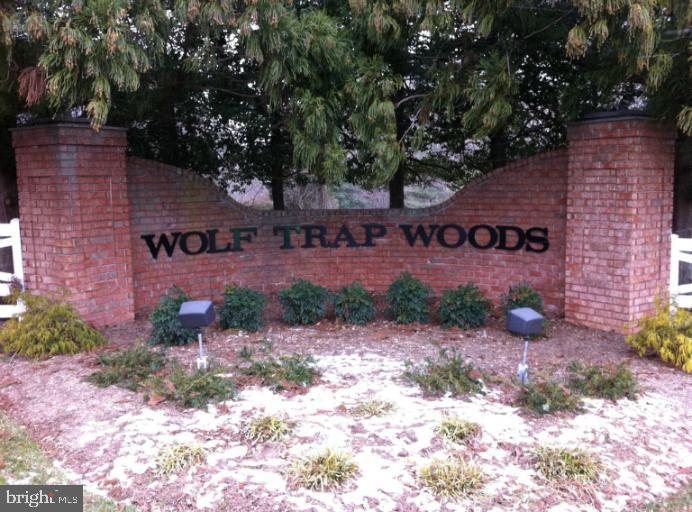 WOLF TRAP WOODS - Residential