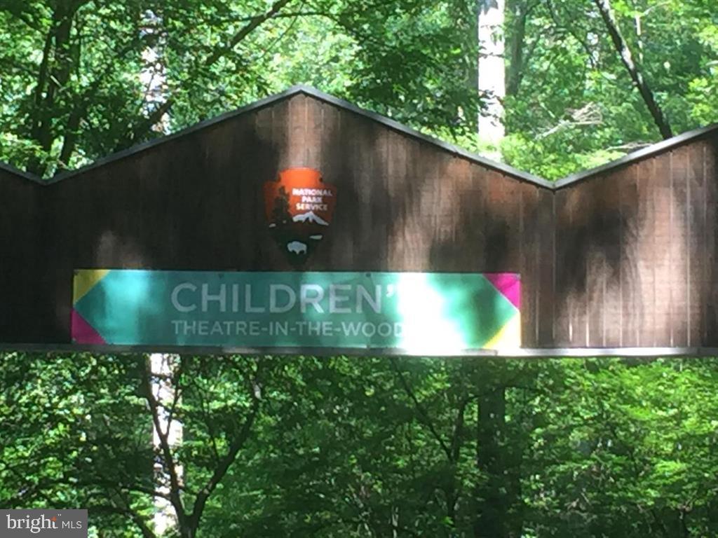 WOLF TRAP WOODS - Residential