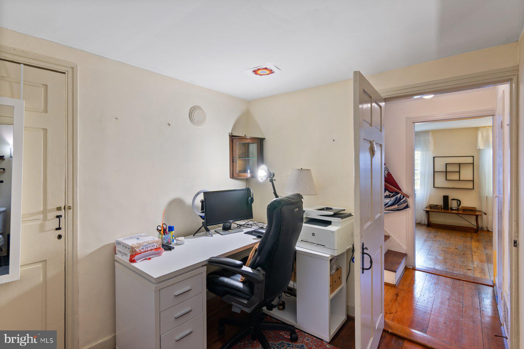 BROMO ARTS DISTRICT - Residential Lease