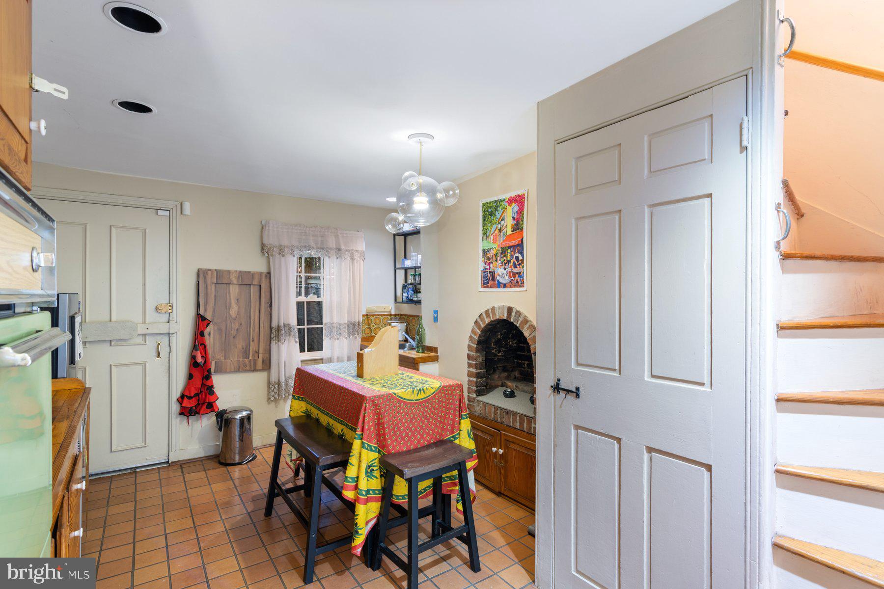 BROMO ARTS DISTRICT - Residential Lease