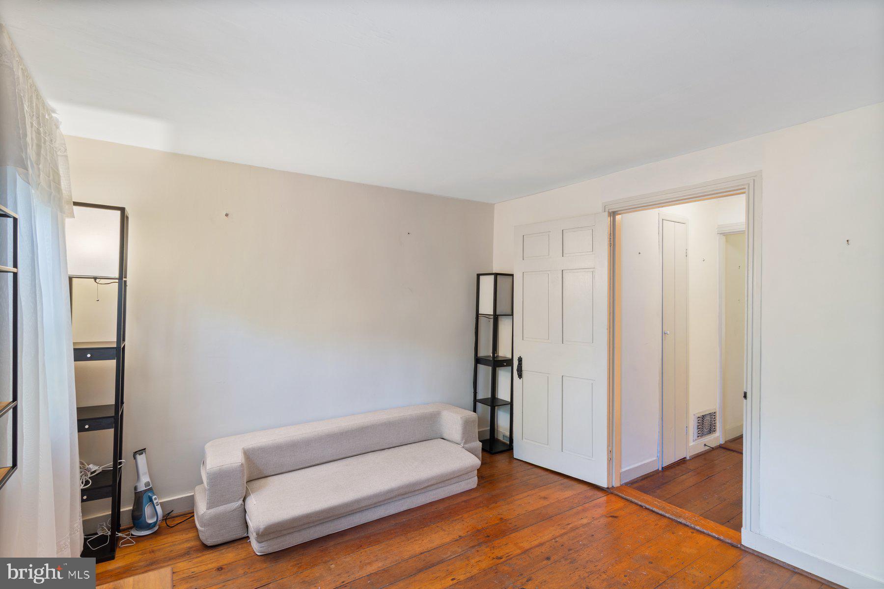 BROMO ARTS DISTRICT - Residential Lease