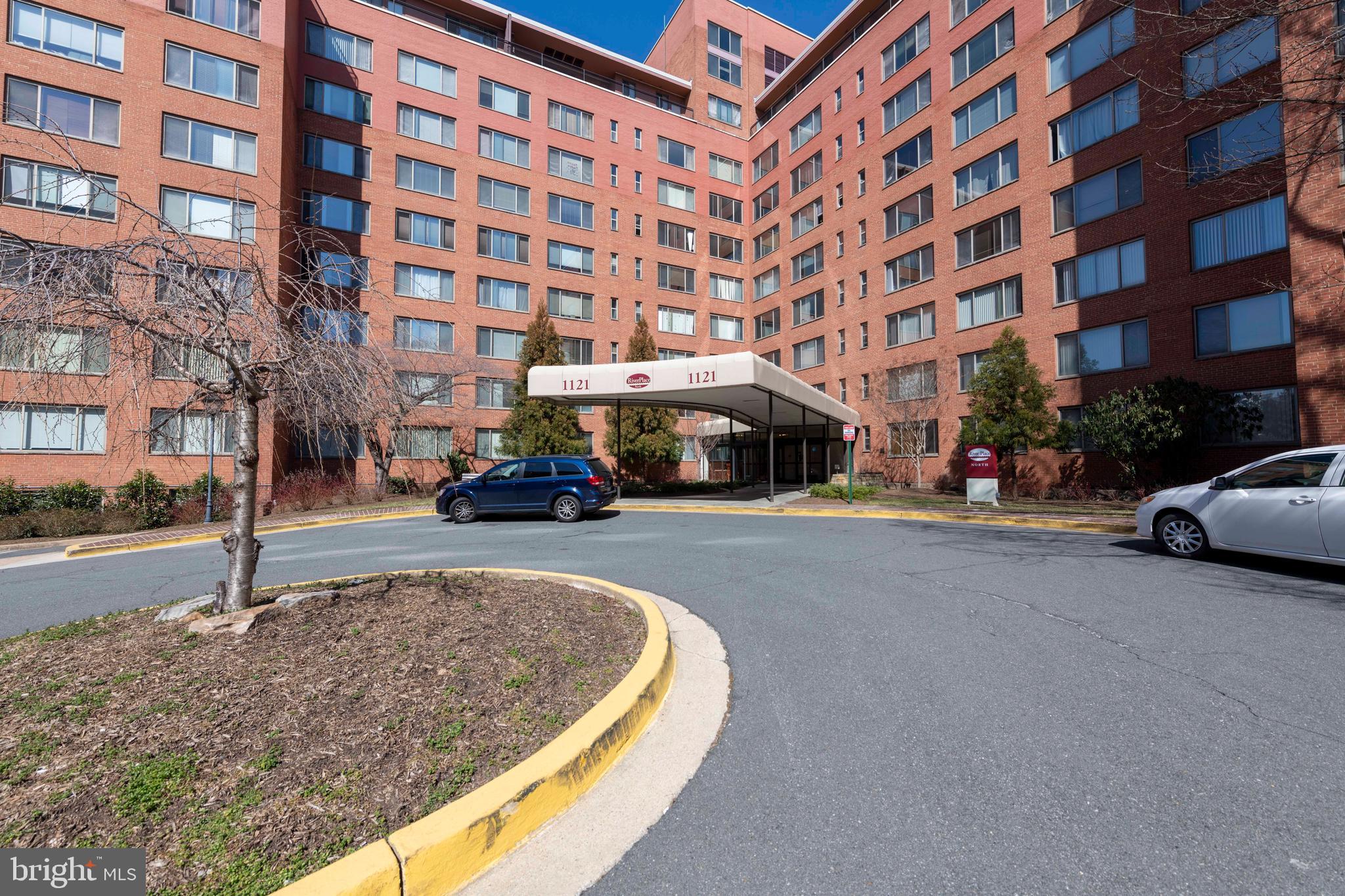 ROSSLYN - Residential Lease