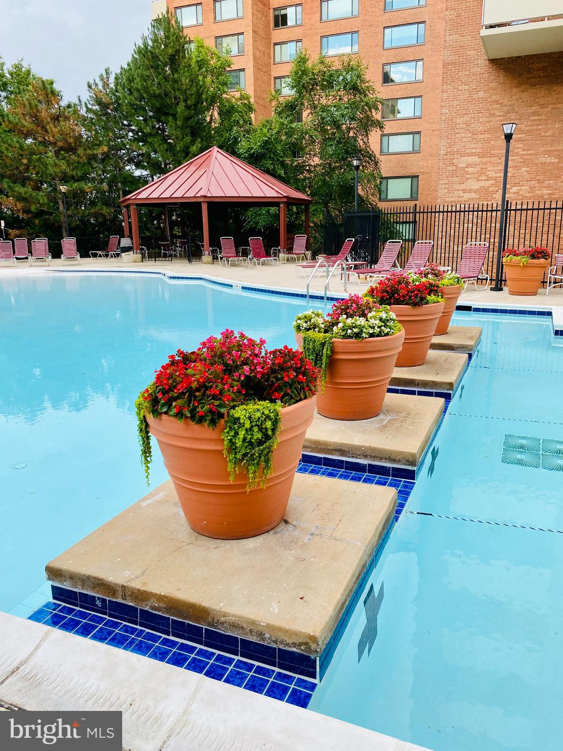 ROSSLYN - Residential Lease