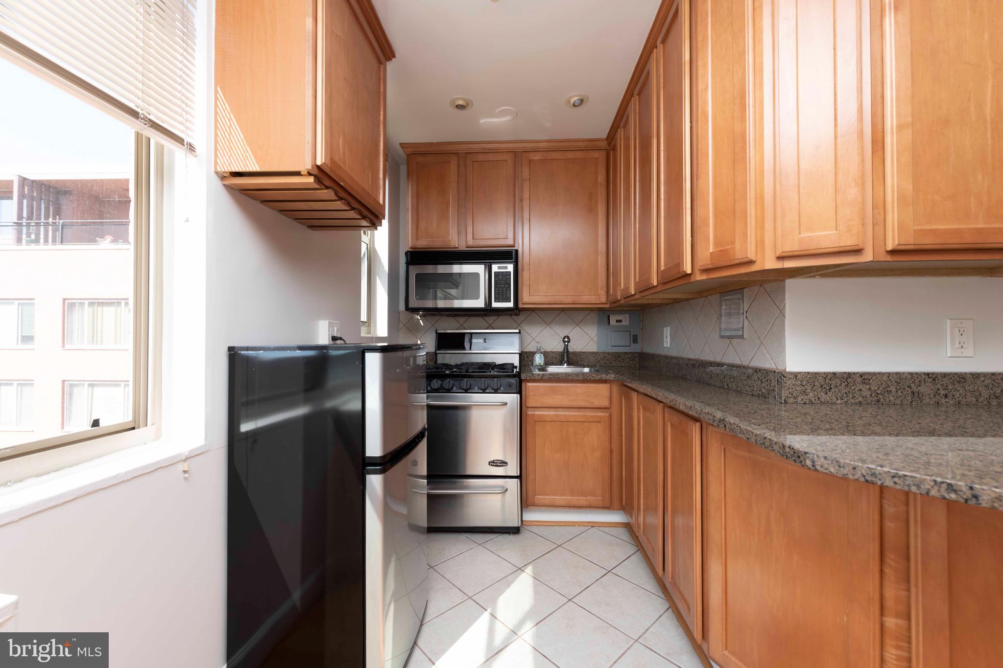 ROSSLYN - Residential Lease