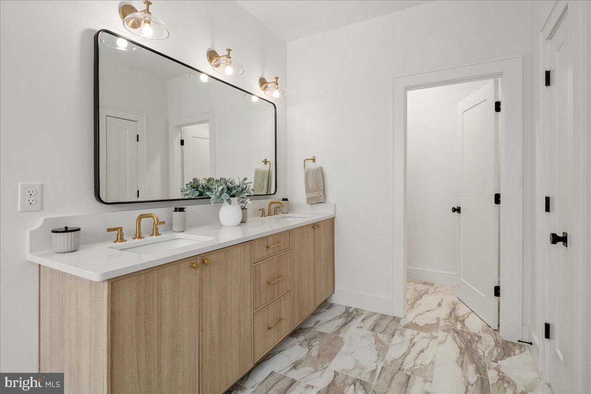 MONTOUR HEIGHTS - Residential