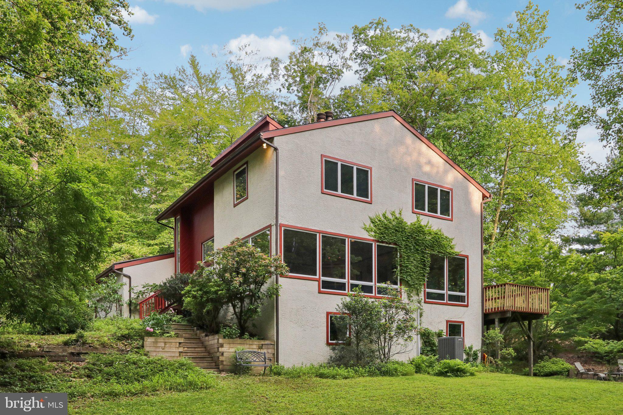 EARLES LAKE - Residential