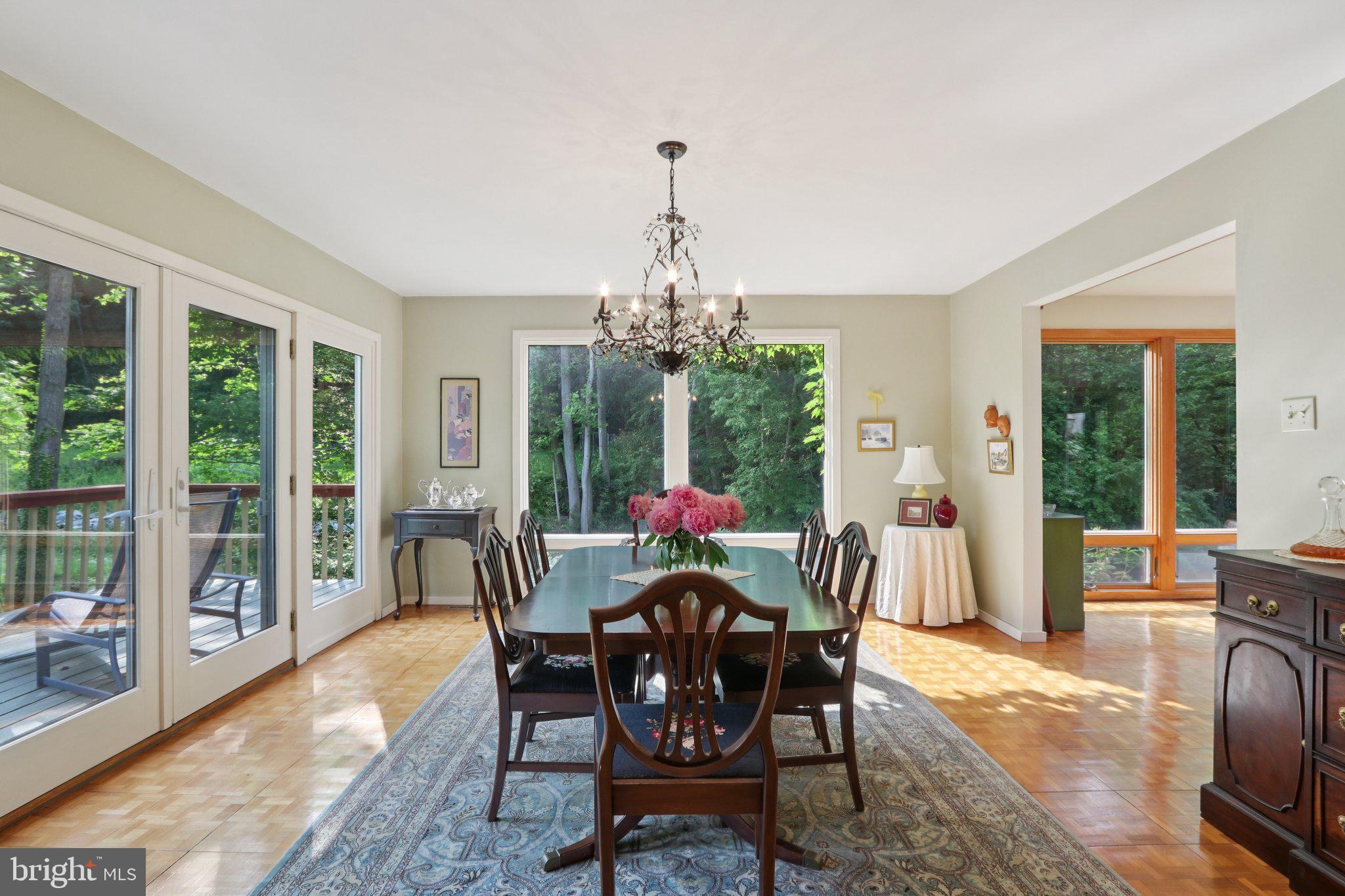 EARLES LAKE - Residential