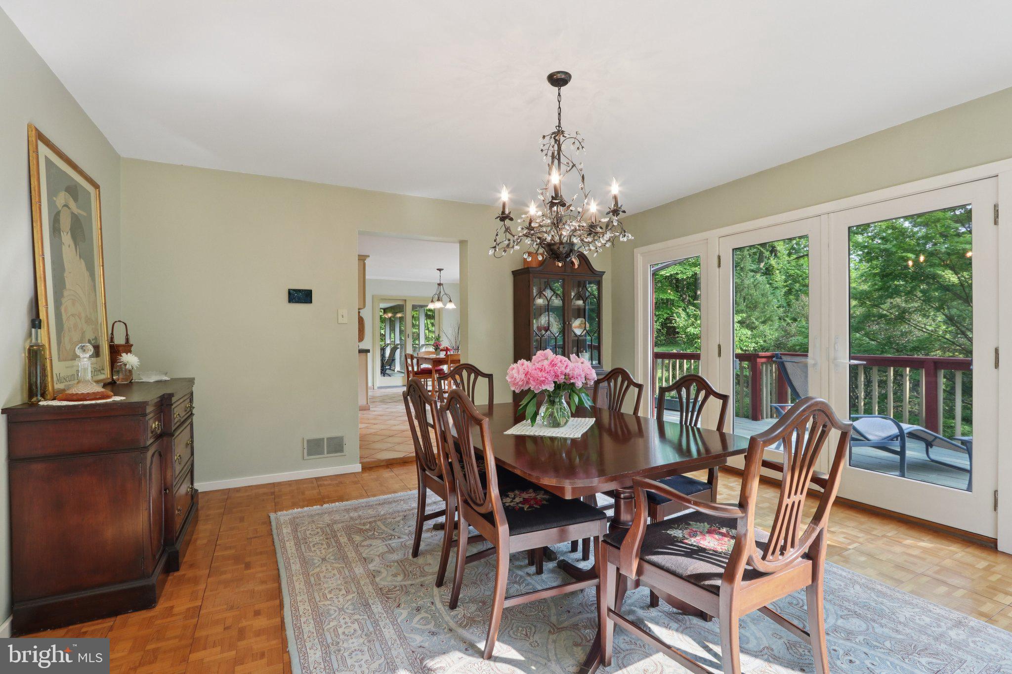 EARLES LAKE - Residential