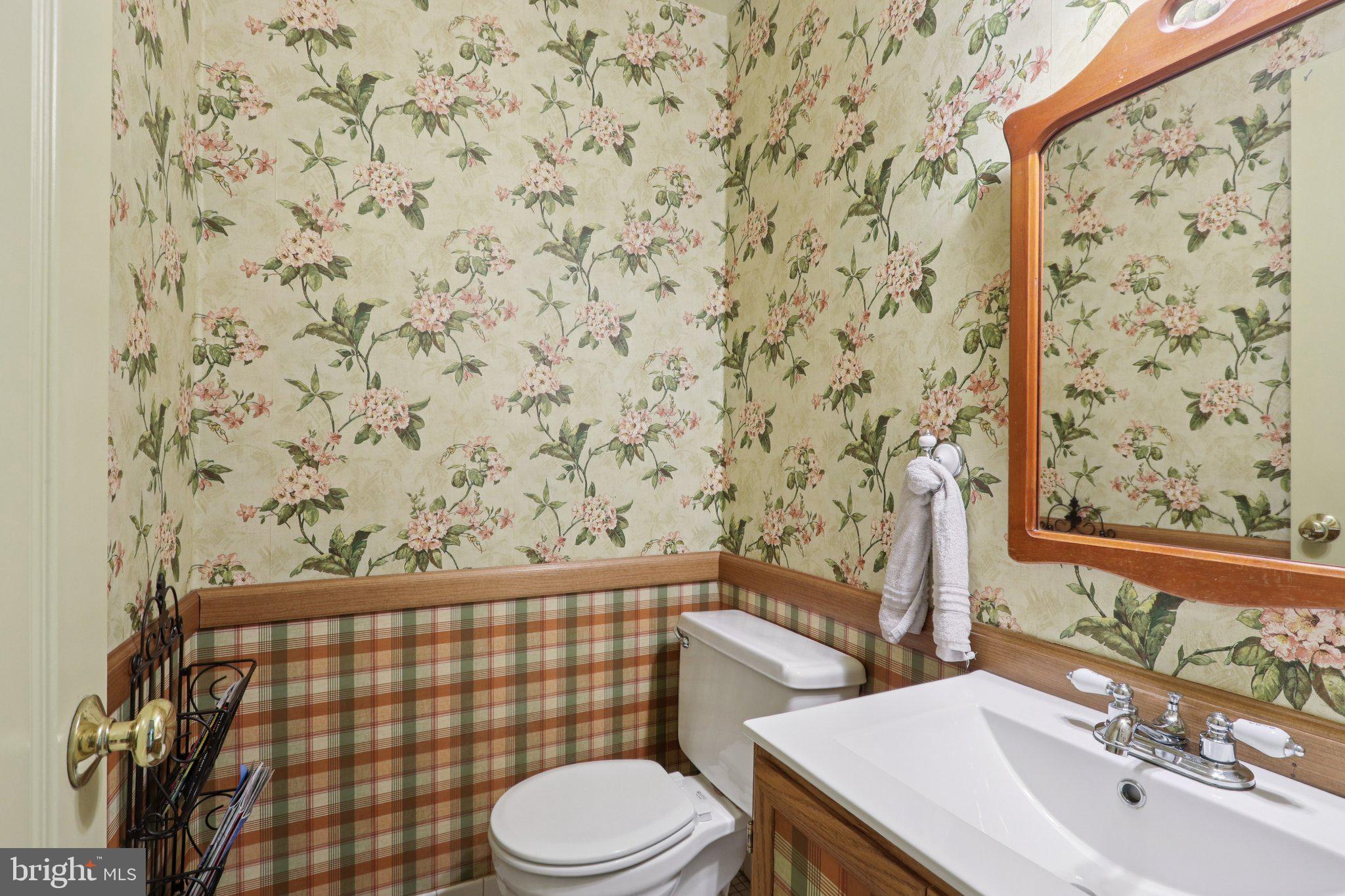 EARLES LAKE - Residential