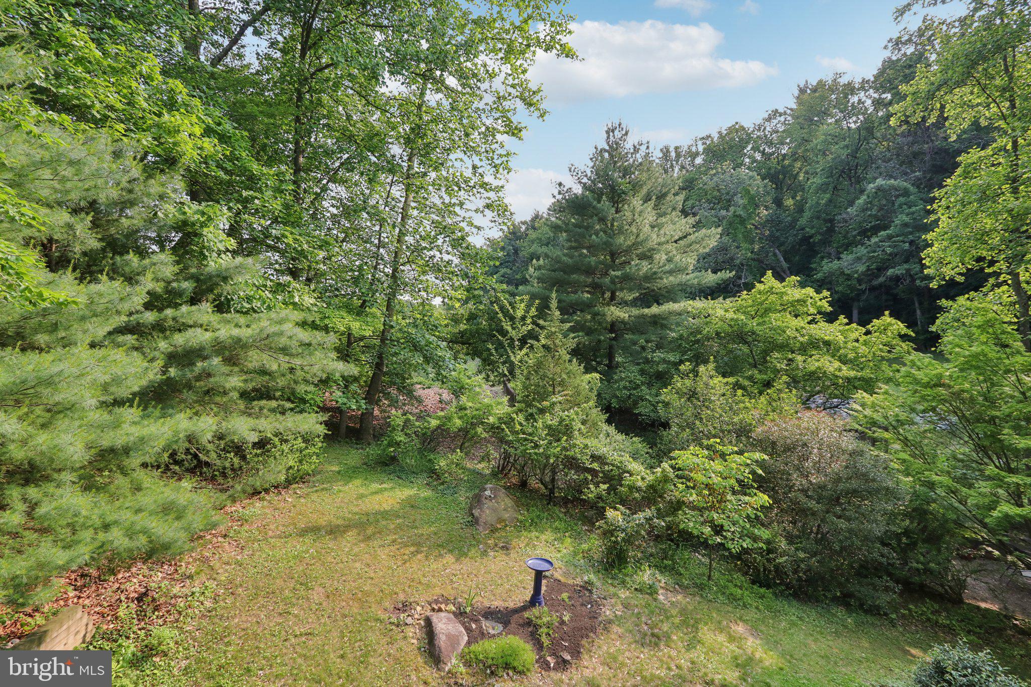 EARLES LAKE - Residential