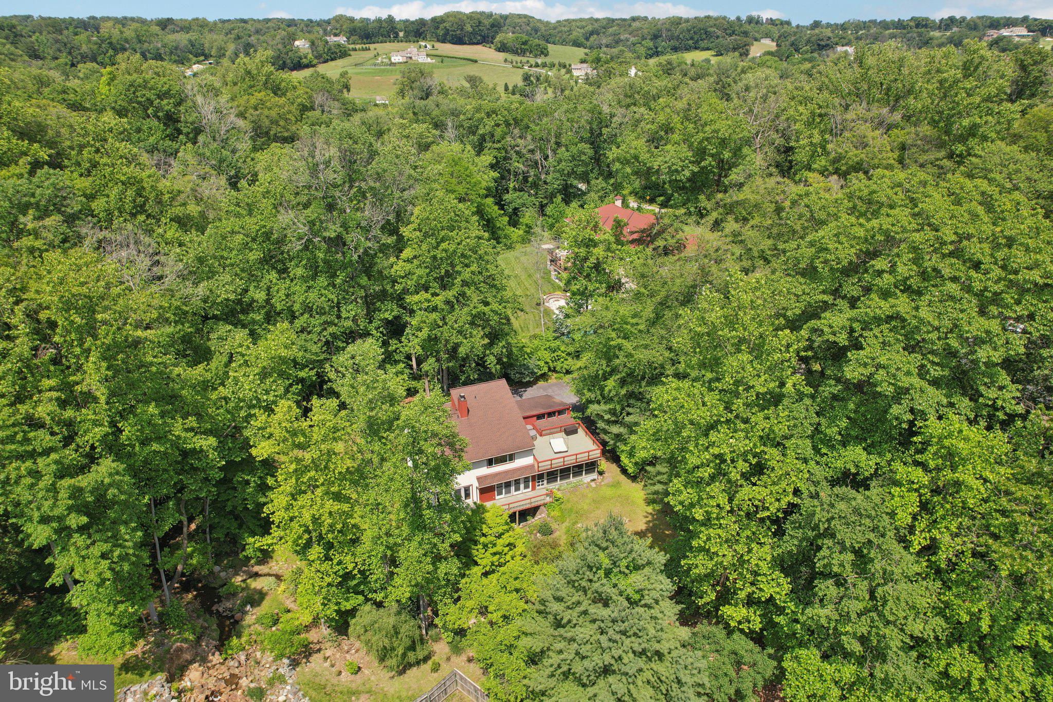EARLES LAKE - Residential