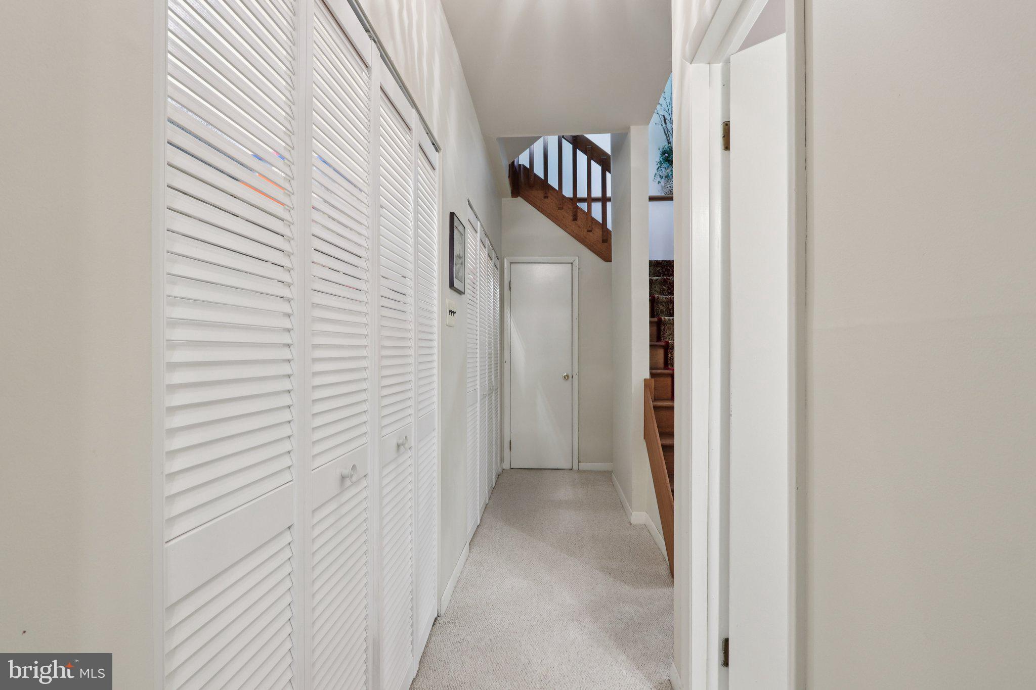 EARLES LAKE - Residential