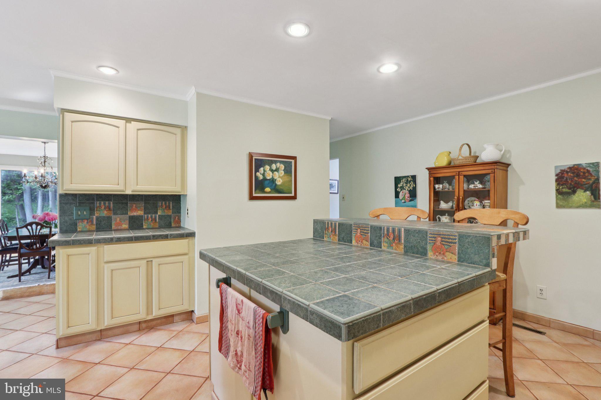 EARLES LAKE - Residential