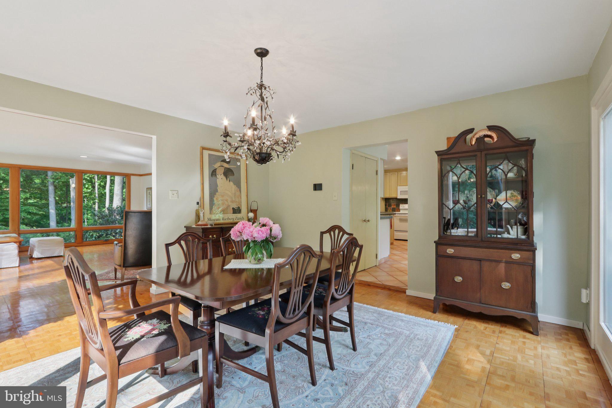 EARLES LAKE - Residential