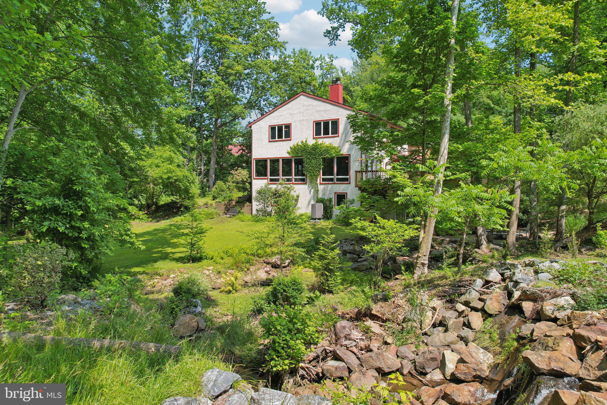 EARLES LAKE - Residential