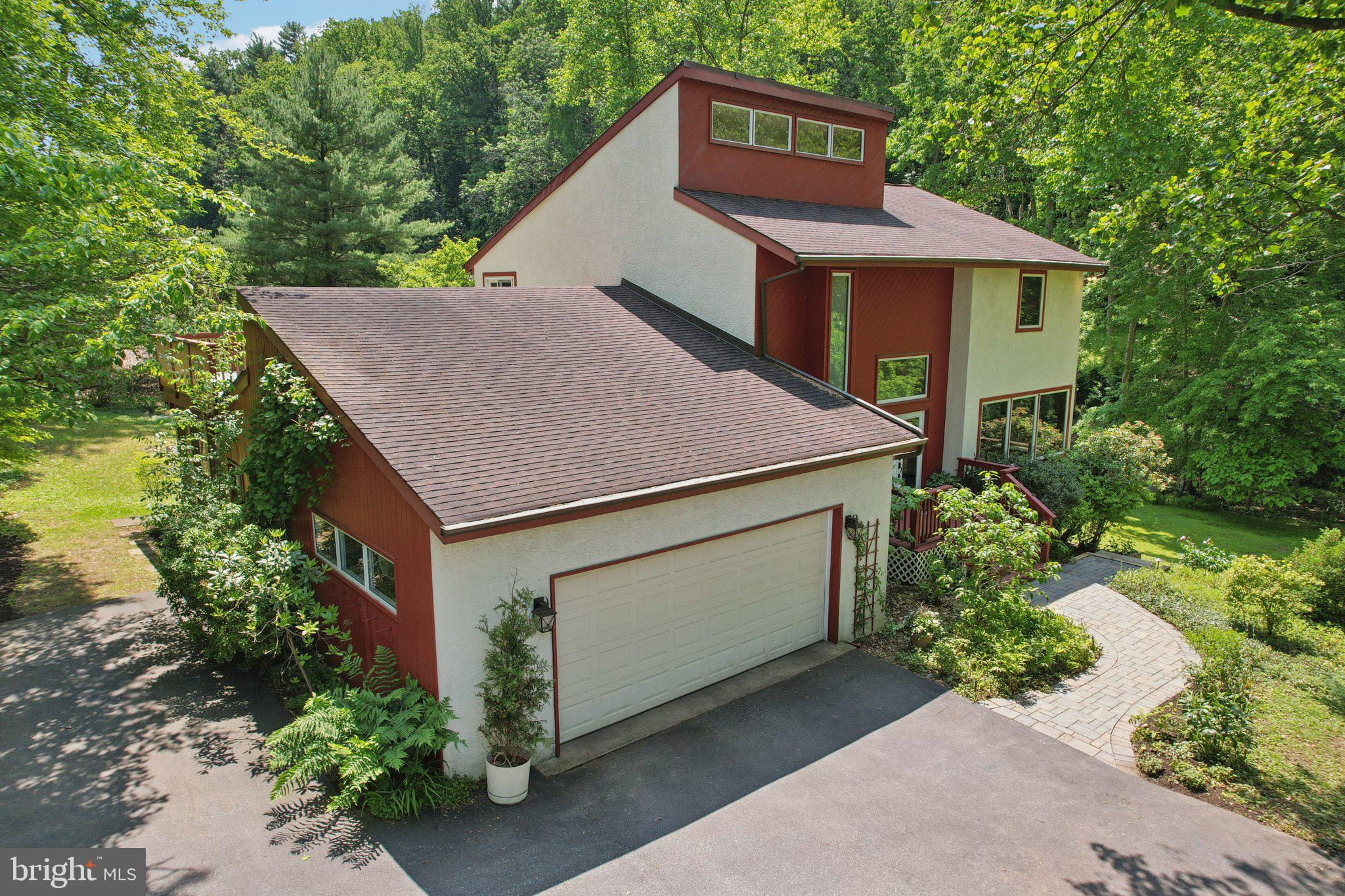 EARLES LAKE - Residential