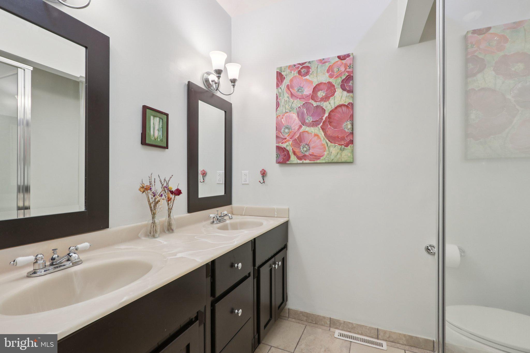 EARLES LAKE - Residential