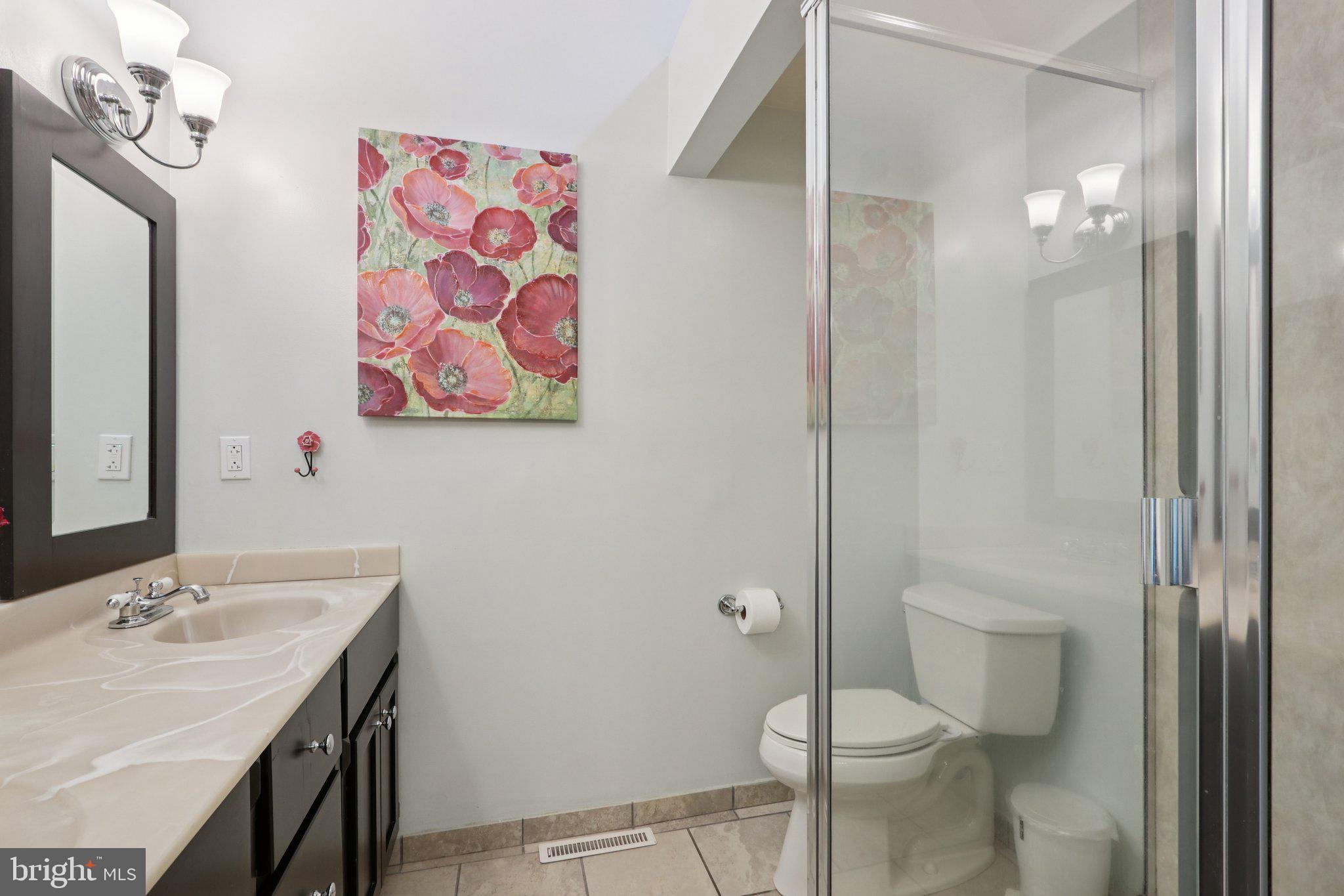 EARLES LAKE - Residential