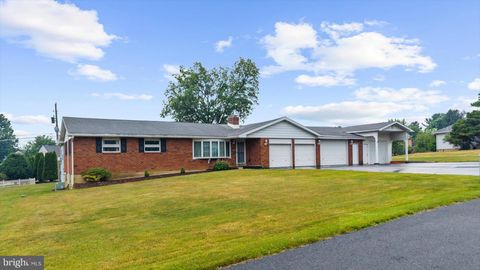 Homes For Sale - 5824 Holiday Drive<br/> Lehigh County, ALLENTOWN, PA 18104