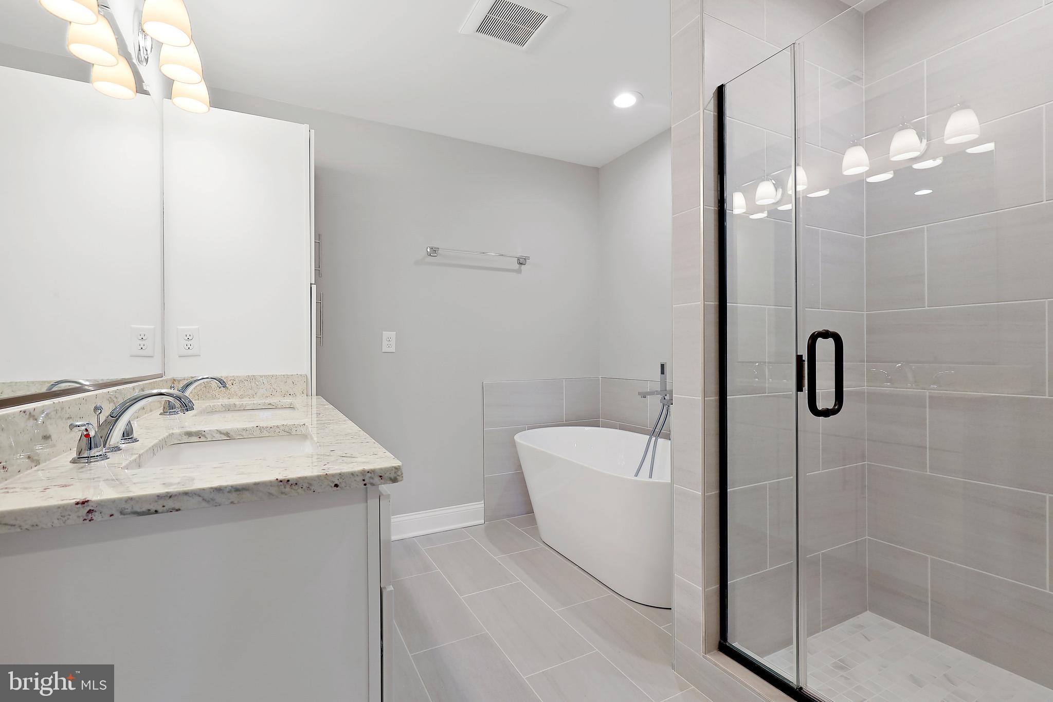 RIVERA BEACH - Residential Lease