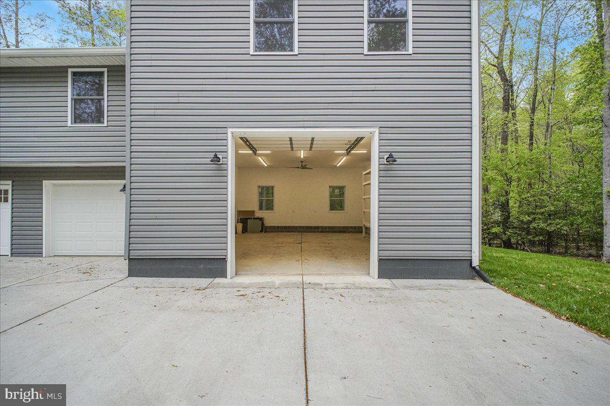 PRESIDENTIAL LAKES - Residential