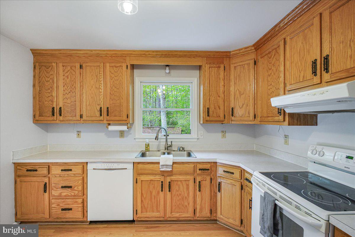 PRESIDENTIAL LAKES - Residential