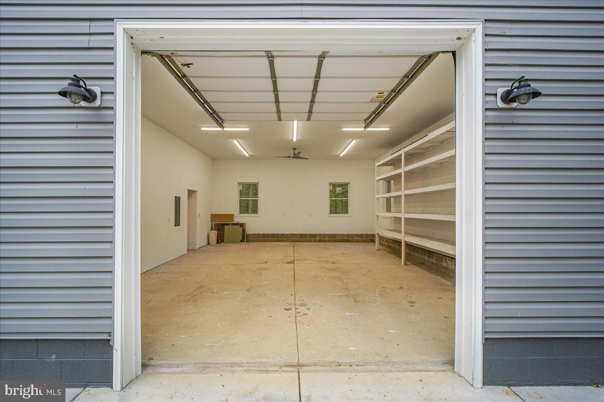 PRESIDENTIAL LAKES - Residential