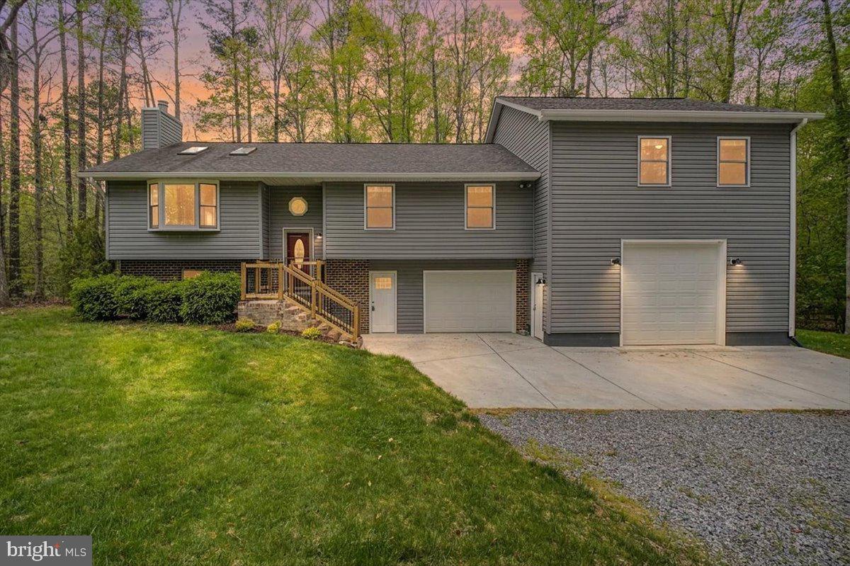 PRESIDENTIAL LAKES - Residential