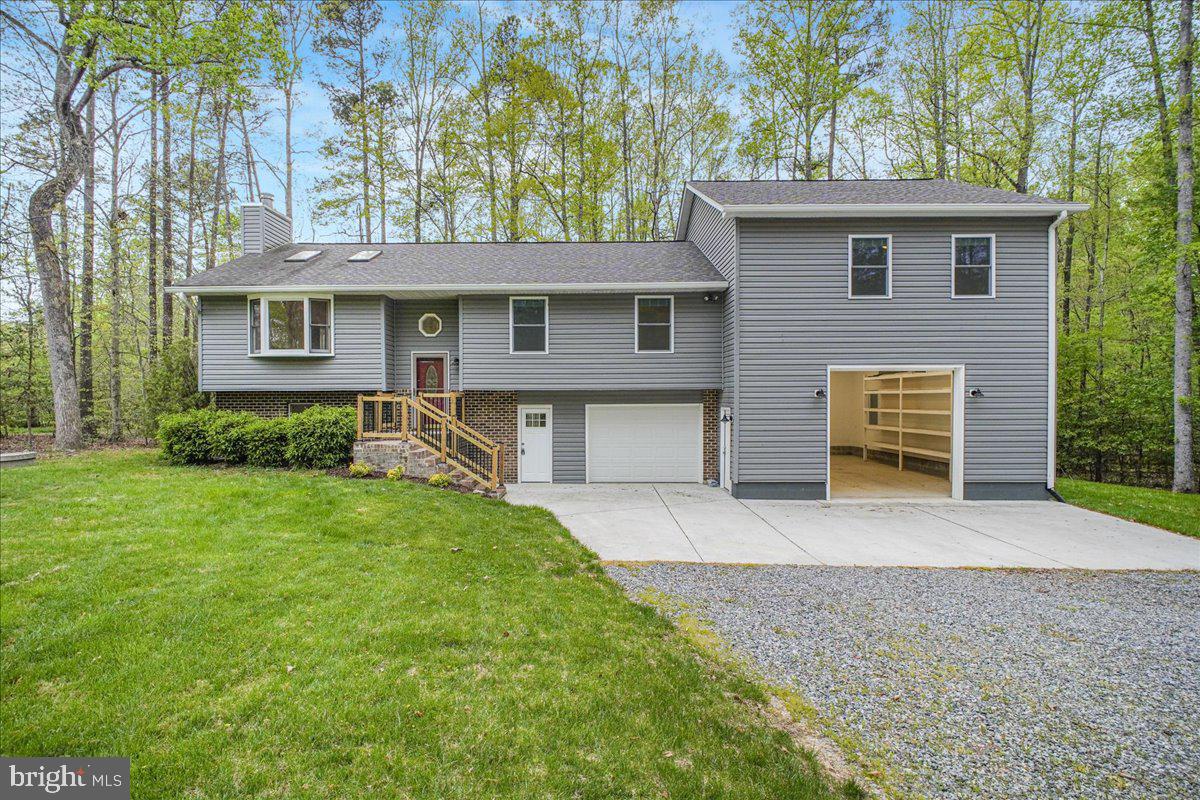 PRESIDENTIAL LAKES - Residential