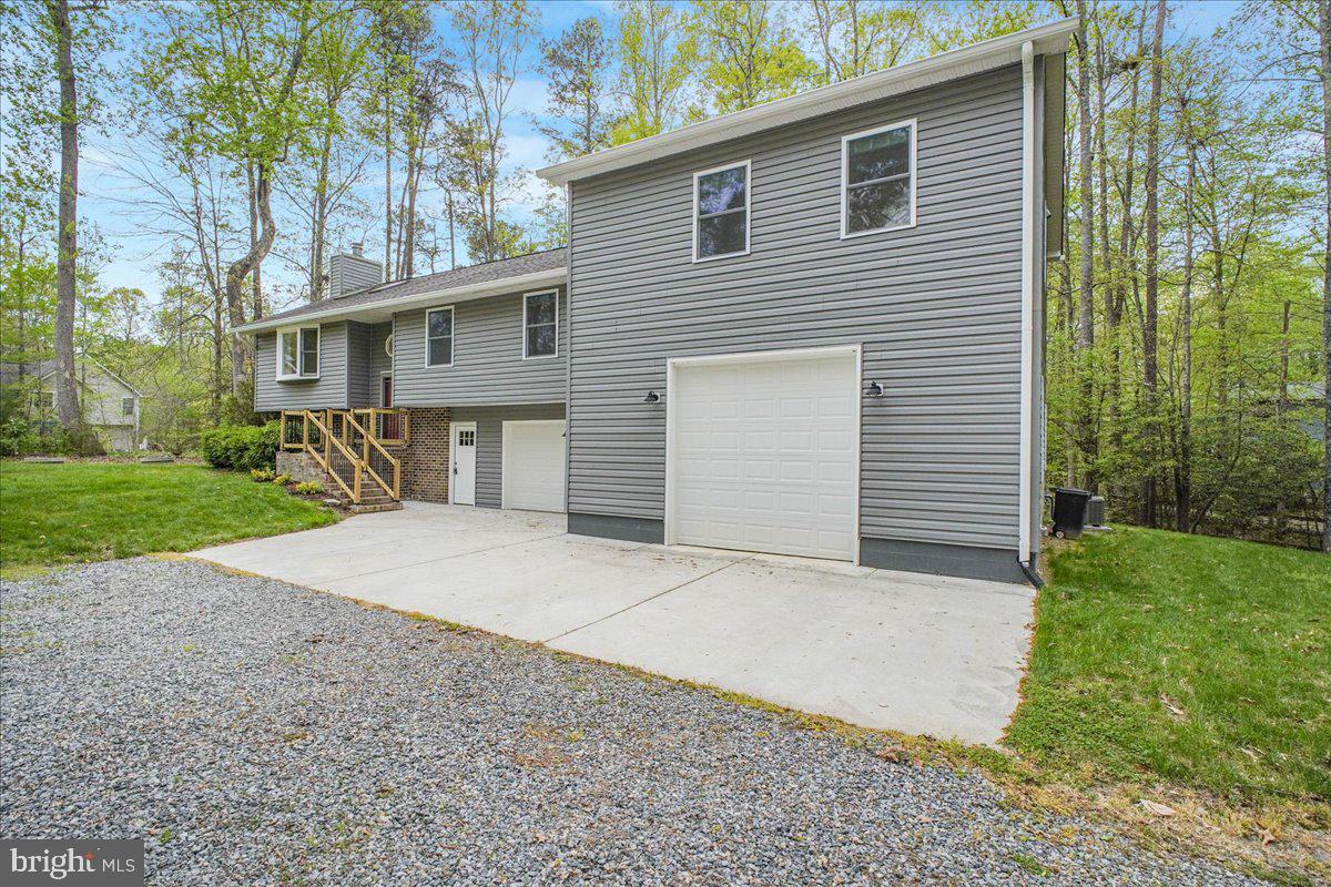 PRESIDENTIAL LAKES - Residential