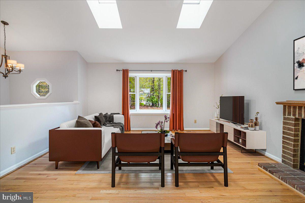 PRESIDENTIAL LAKES - Residential