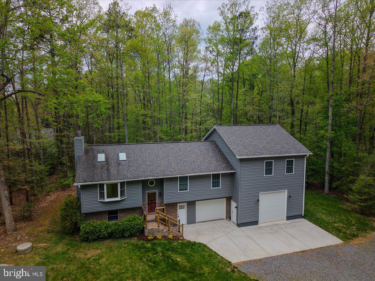 PRESIDENTIAL LAKES - Residential