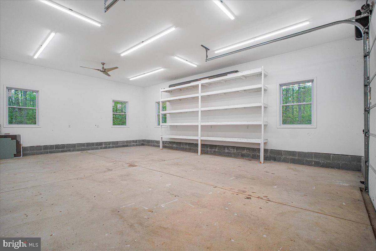 PRESIDENTIAL LAKES - Residential