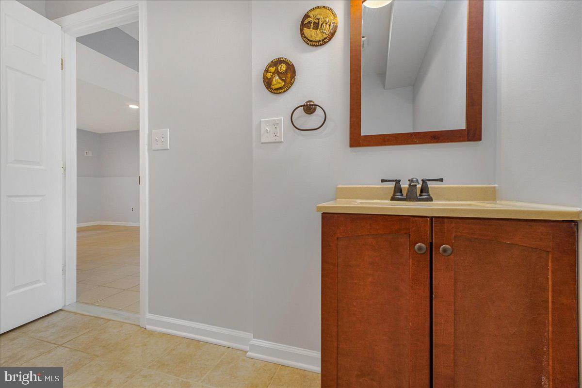 PRESIDENTIAL LAKES - Residential