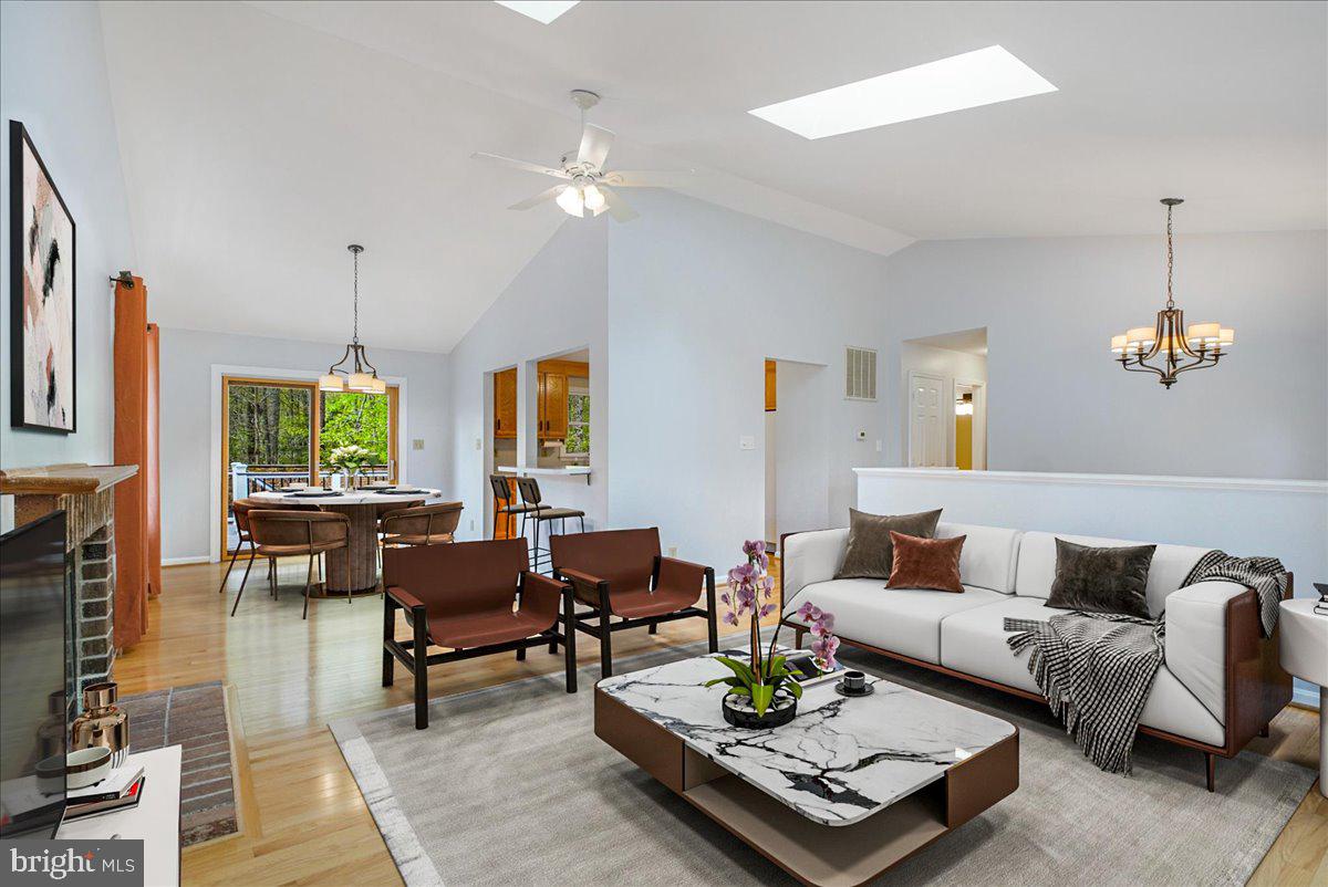 PRESIDENTIAL LAKES - Residential