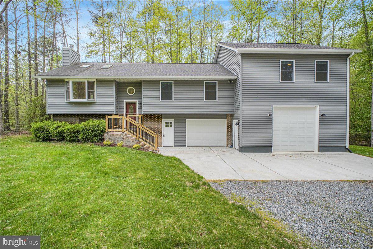 PRESIDENTIAL LAKES - Residential