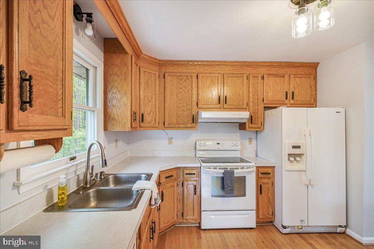 PRESIDENTIAL LAKES - Residential