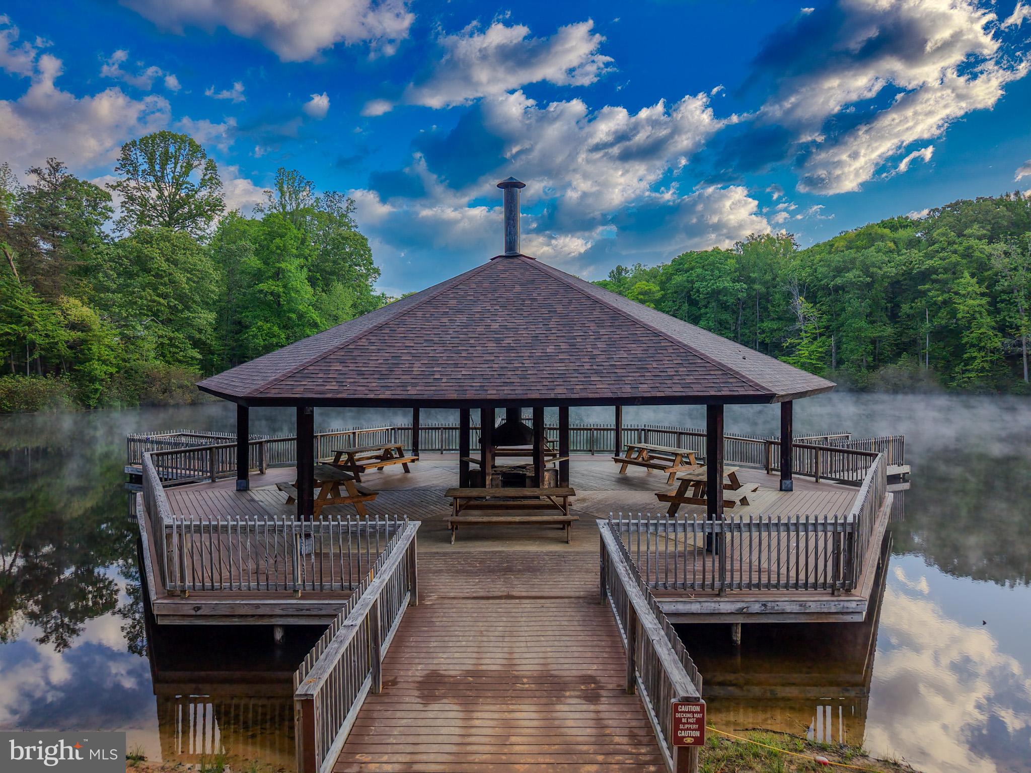 PRESIDENTIAL LAKES - Residential