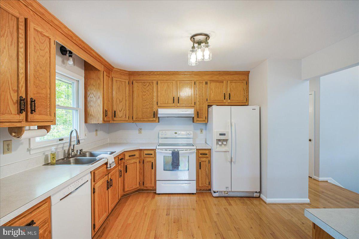 PRESIDENTIAL LAKES - Residential