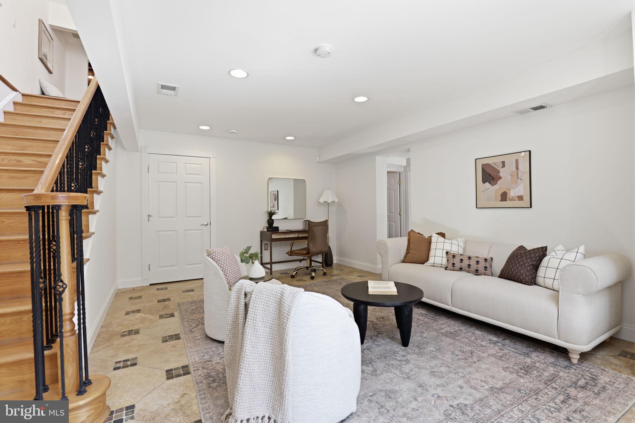 ROCK CREEK PALISADES - Residential