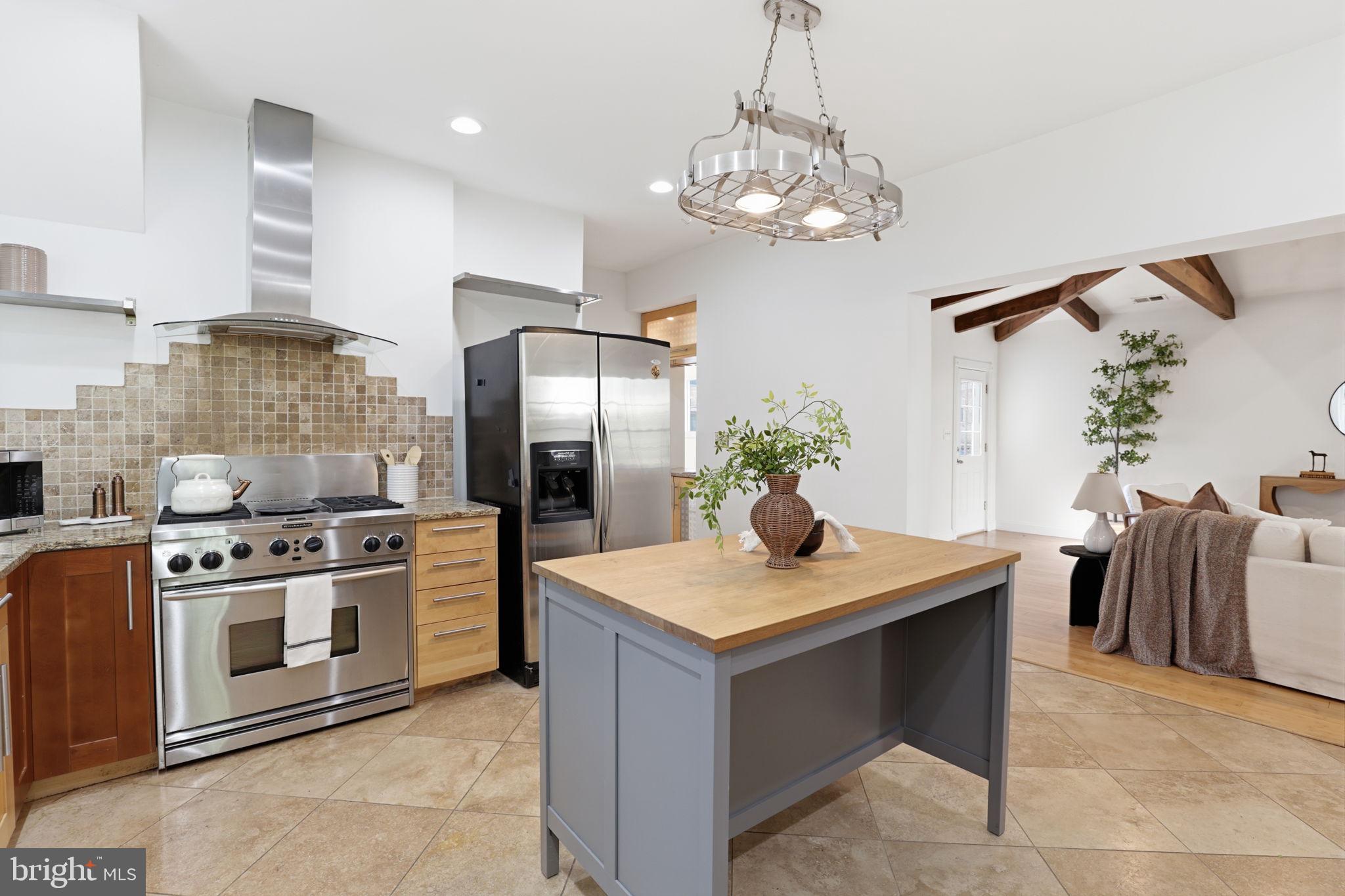 ROCK CREEK PALISADES - Residential